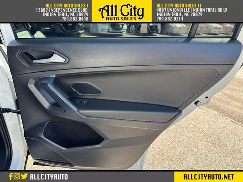 Used 2021 Volkswagen Tiguan SE image 30