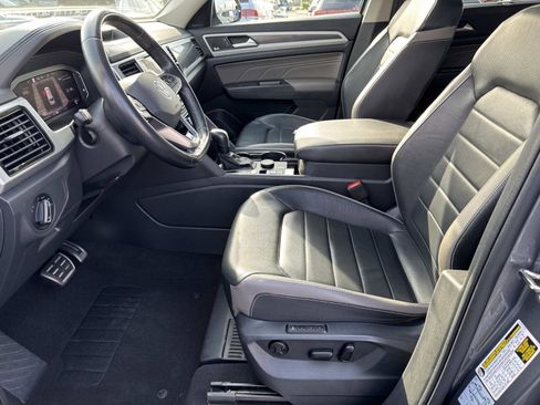 Certified 2022 Volkswagen Atlas SEL Premium image 15