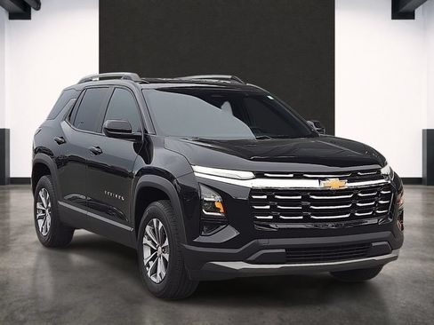 Used 2025 Chevrolet Equinox LT w/ Convenience Package II FWD image 6