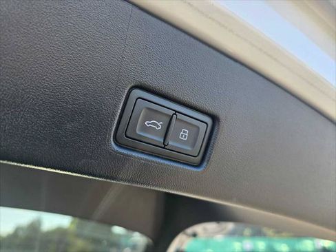 Used 2024 Audi Q4 e-tron Premium AWD/4WD image 18