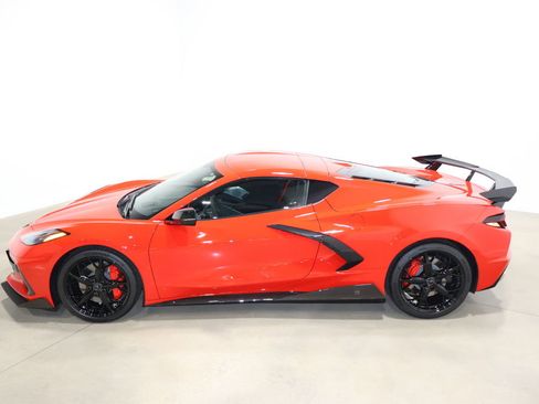 Used 2020 Chevrolet Corvette Stingray Premium Cpe w/ 3LT Preferred Equipment Group image 15