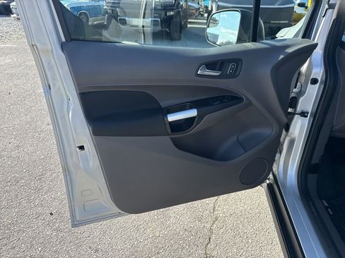 Used 2019 Ford Transit Connect XLT image 22