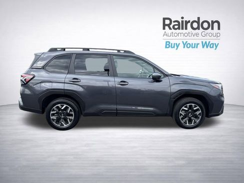 Used 2025 Subaru Forester Premium image 9