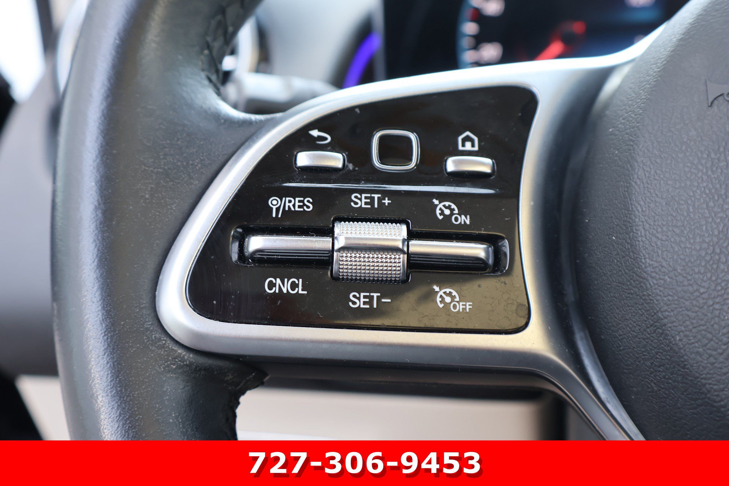 Used 2023 Mercedes-Benz GLB 250 4MATIC w/ Premium Package image 24