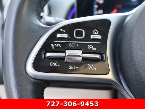 Used 2023 Mercedes-Benz GLB 250 4MATIC w/ Premium Package image 24