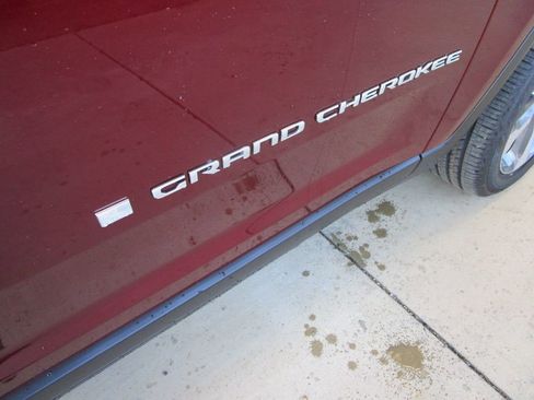 New 2025 Jeep Grand Cherokee L Limited w/ Luxury Tech Group II image 37