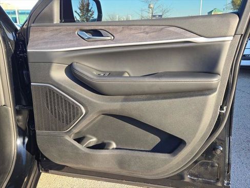 New 2025 Jeep Grand Cherokee Limited w/ Black Appearance Package image 8