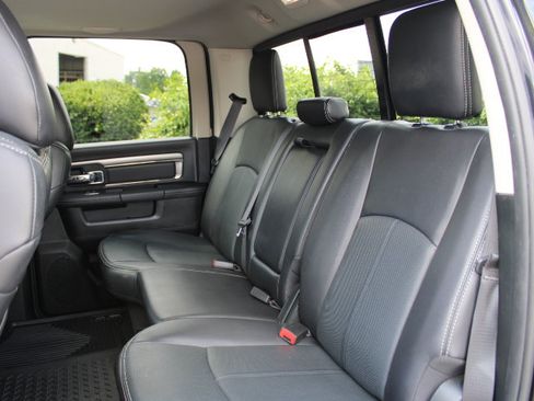 Used 2018 RAM 2500 Laramie w/ Sport Appearance Group AWD/4WD image 26