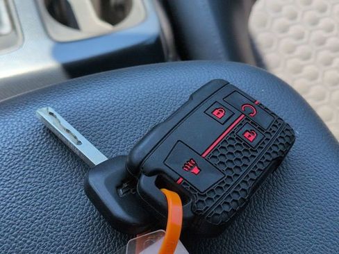 Used 2015 Chevrolet Colorado Z71 image 37