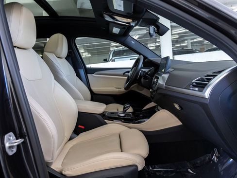 Certified 2025 BMW X4 xDrive30i image 27