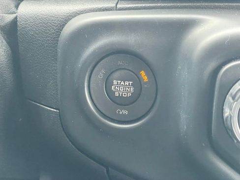 Used 2018 Jeep Wrangler Unlimited Sahara w/ Dual Top Group image 15