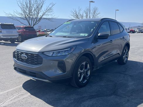 Used 2025 Ford Escape ST-Line image 8