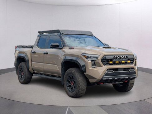 Used 2025 Toyota Tacoma TRD Pro AWD/4WD image 9