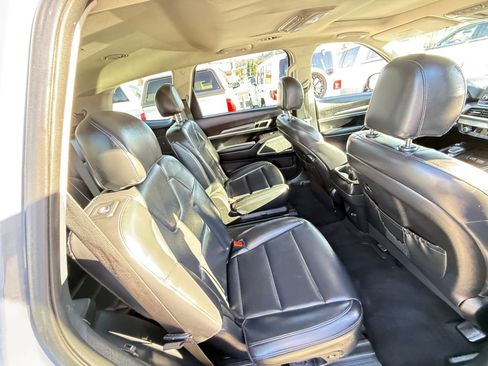 Used 2021 Kia Telluride S image 21