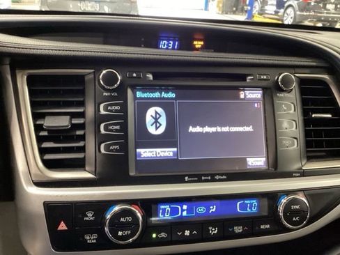 Used 2016 Toyota Highlander Plus AWD/4WD image 9