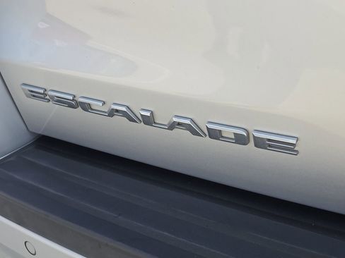 Used 2020 Cadillac Escalade ESV Luxury image 10