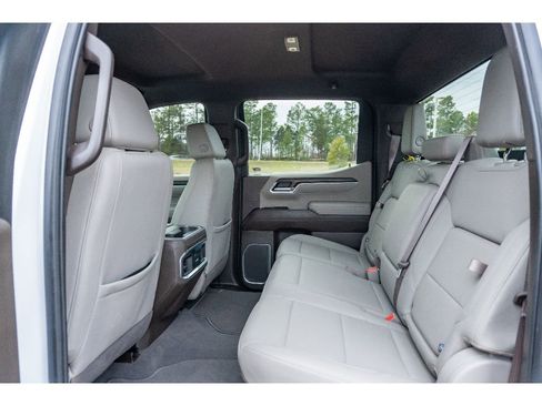 Used 2023 GMC Sierra 1500 SLT image 13