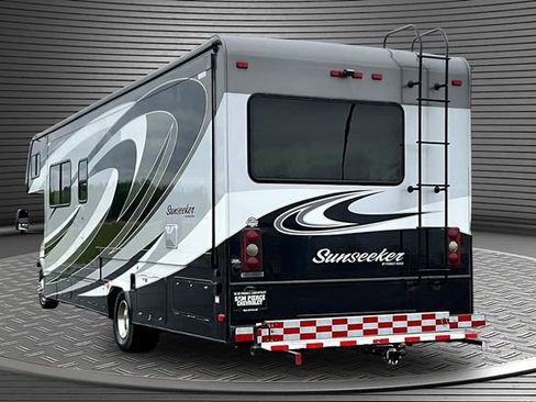 Used 2016 Ford E-450 and Econoline 450 Super Duty w/ Motorhome Prep Package RWD image 4