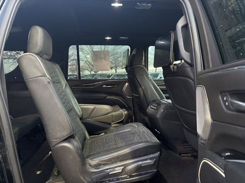 Used 2021 Cadillac Escalade ESV Sport Platinum image 21