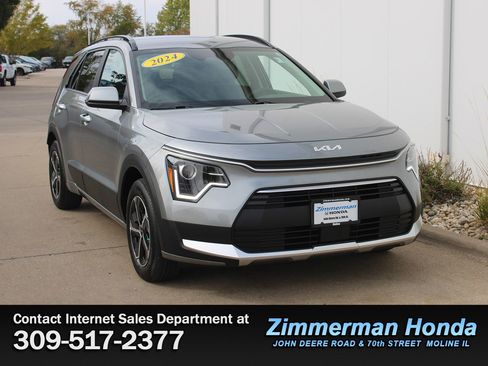 Used 2024 Kia Niro EX image 3