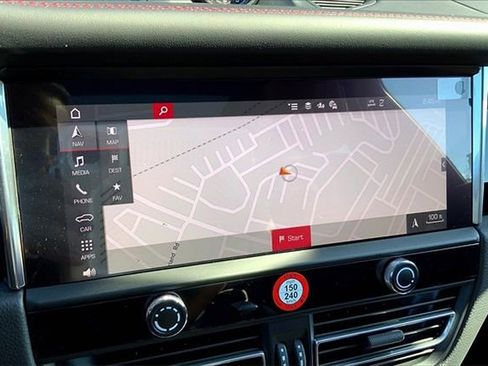 Certified 2026 Porsche Macan image 34