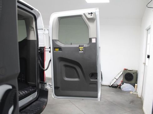 Used 2023 Ford Transit 350 XLT image 21