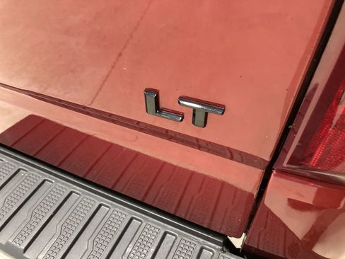 Used 2023 Chevrolet Silverado 1500 LT w/ Z71 Off-Road Package image 11