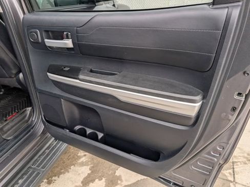 Used 2015 Toyota Tundra Limited image 23