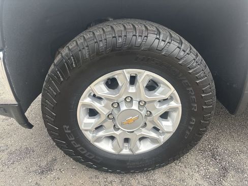 Used 2022 Chevrolet Silverado 2500 LTZ w/ LTZ Convenience Package AWD/4WD image 32