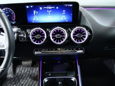 Used 2025 Mercedes-Benz GLA 250 4MATIC image 20