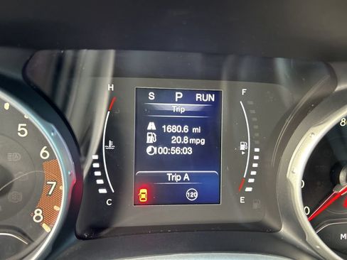Certified 2019 Jeep Compass Latitude FWD image 43