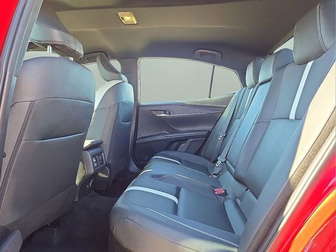 Used 2025 Toyota Camry SE image 16