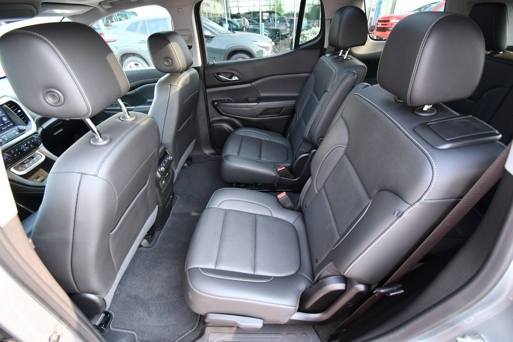 Used 2023 GMC Acadia SLT AWD/4WD image 16