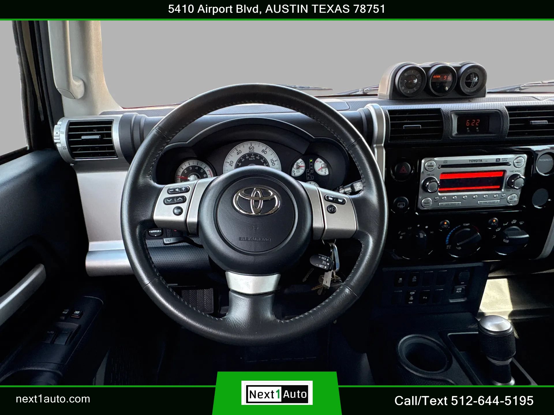 Used 2011 Toyota FJ Cruiser 2WD w/ Upgrade Pkg image 19