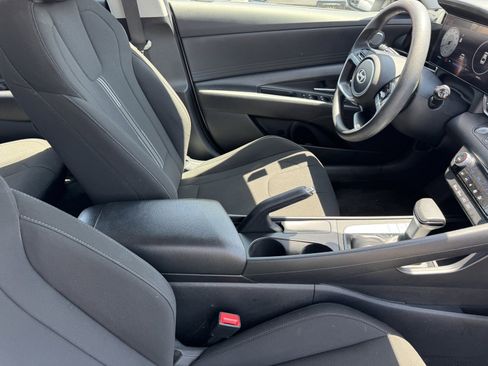 Used 2024 Hyundai Elantra SEL FWD image 8