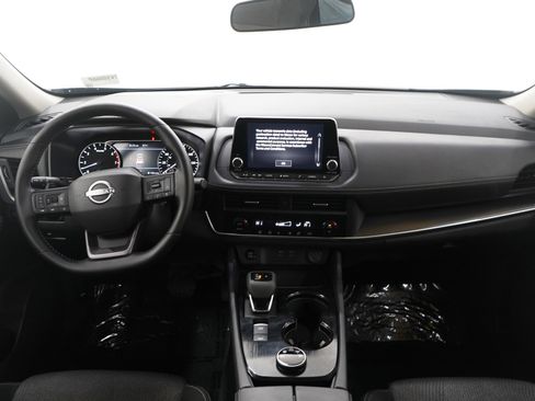 Used 2025 Nissan Rogue SV AWD/4WD image 16