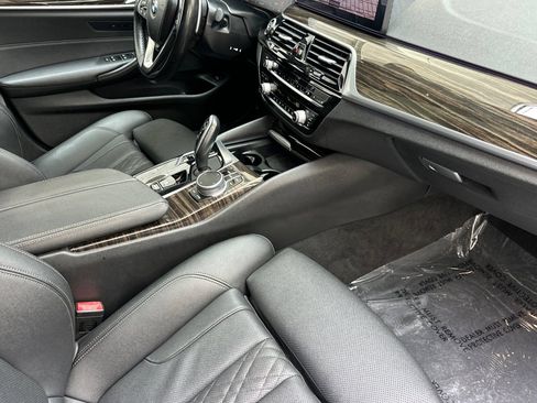 Used 2021 BMW 530i w/ Convenience Package RWD image 16