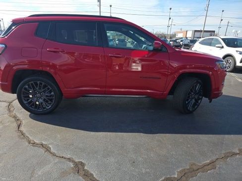Used 2023 Jeep Compass Limited image 7