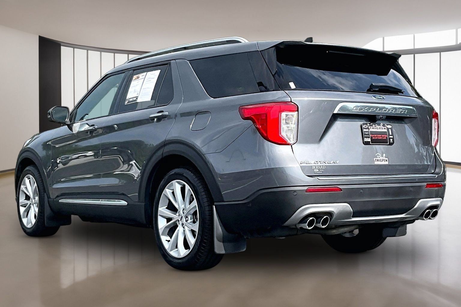 Used 2022 Ford Explorer Platinum w/ Equipment Group 601A RWD image 5