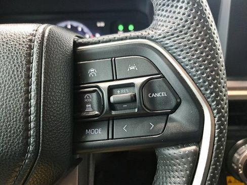 Used 2024 Toyota Tacoma SR5 AWD/4WD image 19