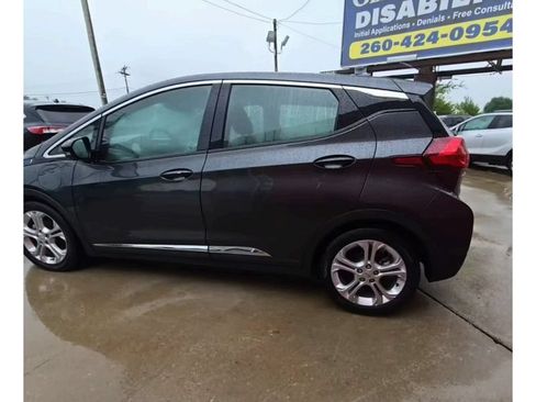 Used 2020 Chevrolet Bolt LT FWD image 2