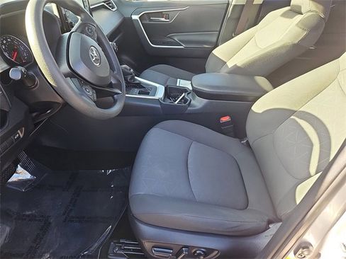 Used 2019 Toyota RAV4 XLE image 29