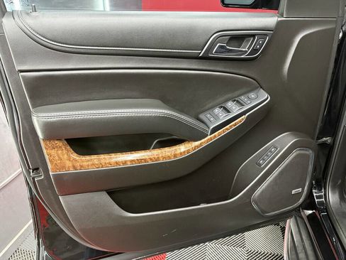 Used 2018 Chevrolet Suburban Premier RWD image 7