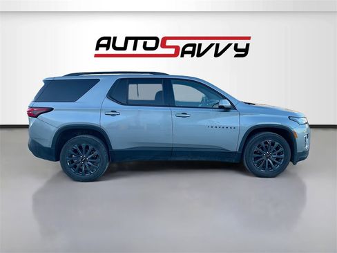 Used 2023 Chevrolet Traverse RS image 8