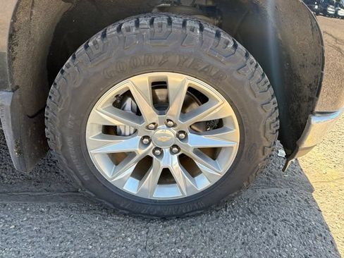 Used 2019 Chevrolet Silverado 1500 LTZ w/ LTZ Convenience Package AWD/4WD image 10