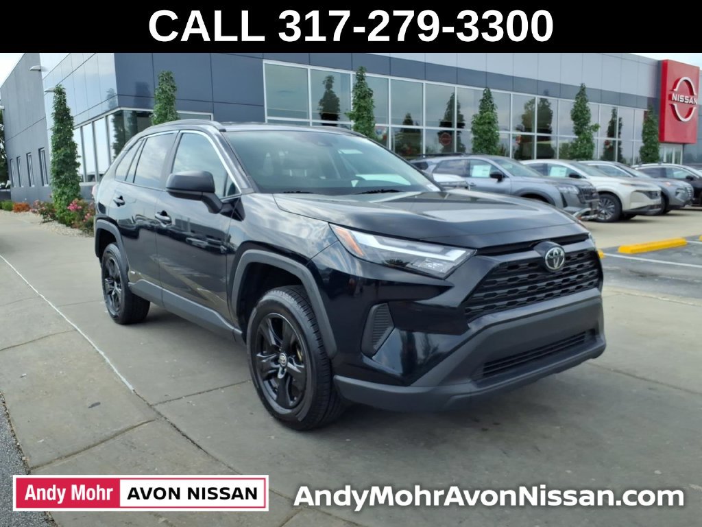 Used 2025 Toyota RAV4 LE AWD/4WD image 2