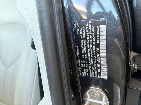 Used 2021 Porsche Macan S image 6