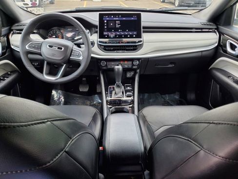Used 2023 Jeep Compass Limited AWD/4WD image 6