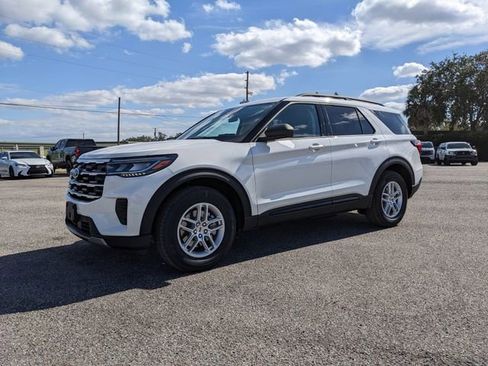 New 2026 Ford Explorer Active image 8