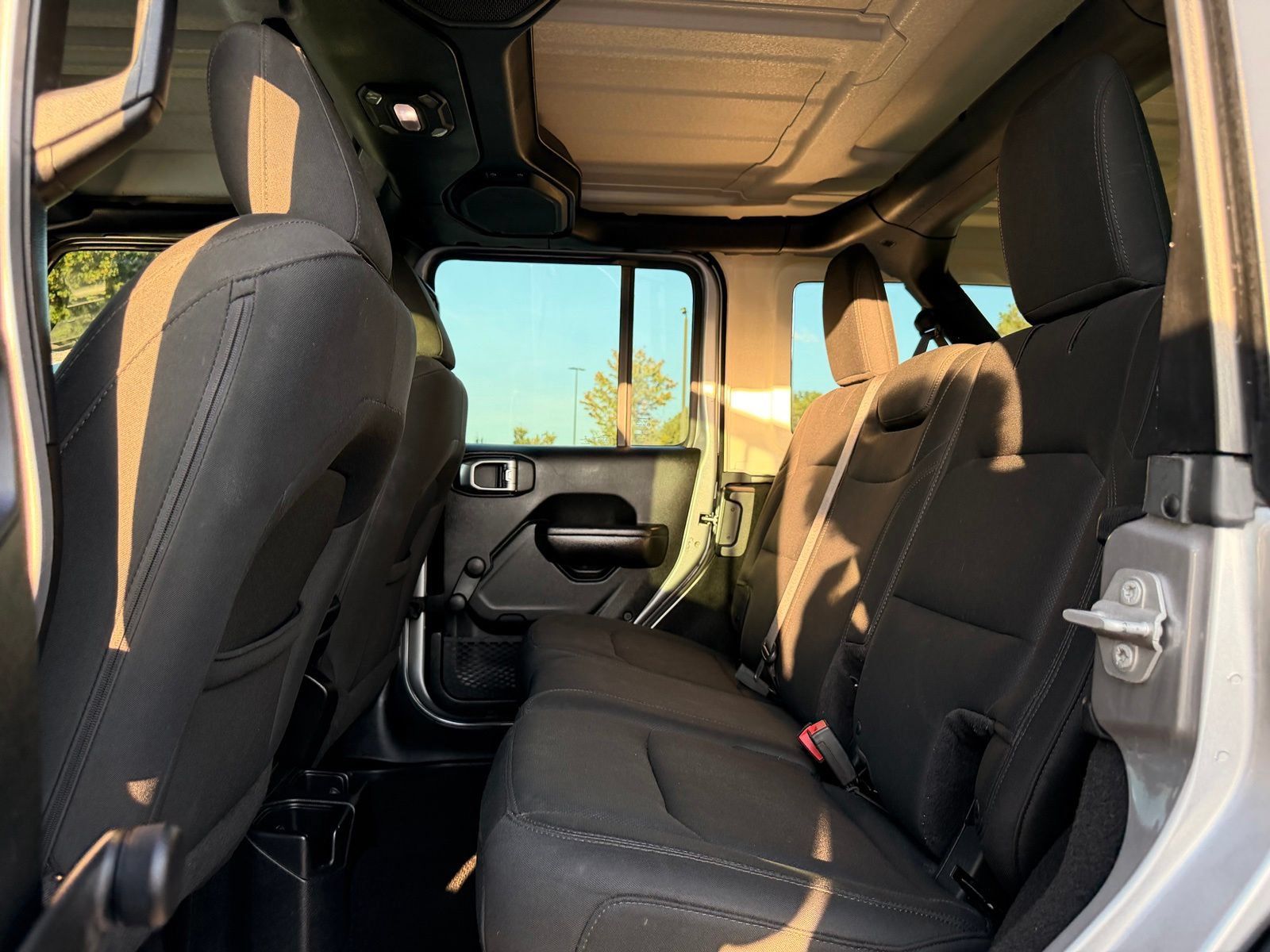 Used 2018 Jeep Wrangler Unlimited Sport AWD/4WD image 27